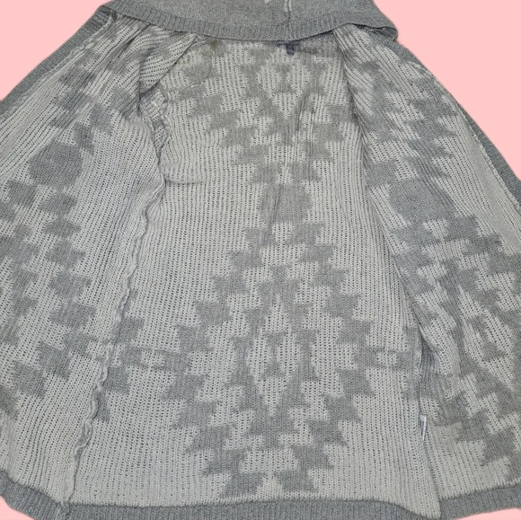 NWOT Patterned Cardigan - Picture 4 of 9